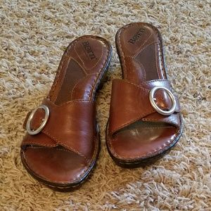 Born leather sandal